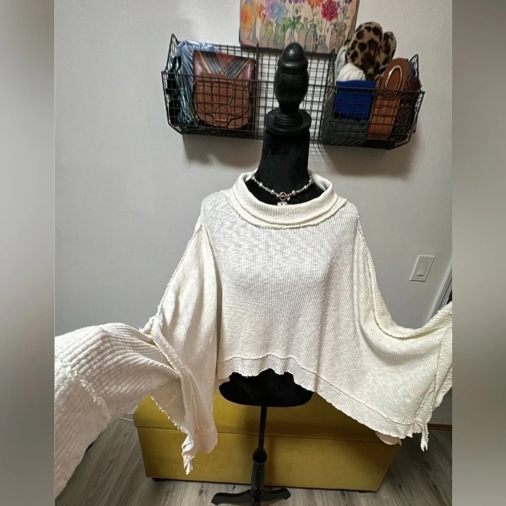 Free People We the Free Oversized Cropped Thermal in White size Medium